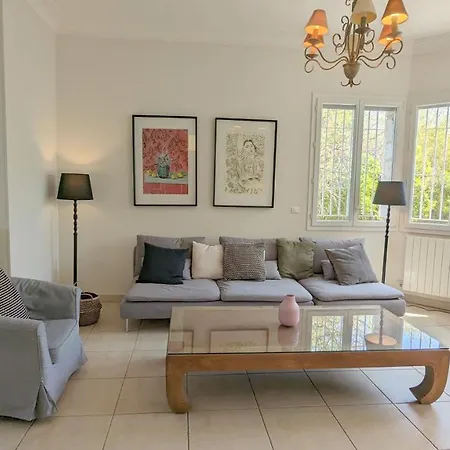 Вилла Happyfew La Maison Blanche